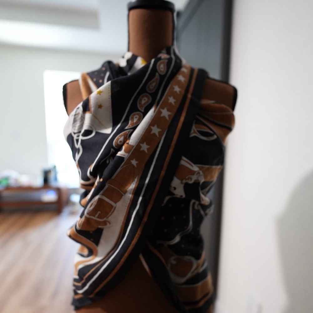 Hermes - La Promenade du Matin Bandana Shawl 140
